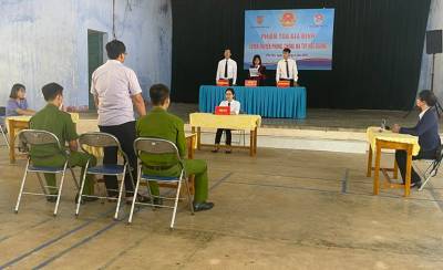 Phiên tòa giả định: Cách làm sáng tạo trong tuyên truyền pháp luật cho học sinh