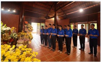 Thiếu nhi Đắk Lắk tri ân các Mẹ Việt Nam Anh hùng, lão thành cách mạng